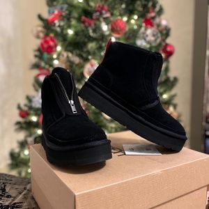 UGG Neumel Platform Zip Suede Boot, BLACK, size 8 - FUNDRAISER